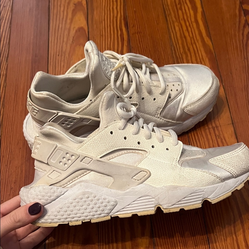 Nike Women’s Air Huarache Tennis Shoes